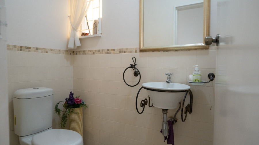  Bedroom Property for Sale in Flamwood North West